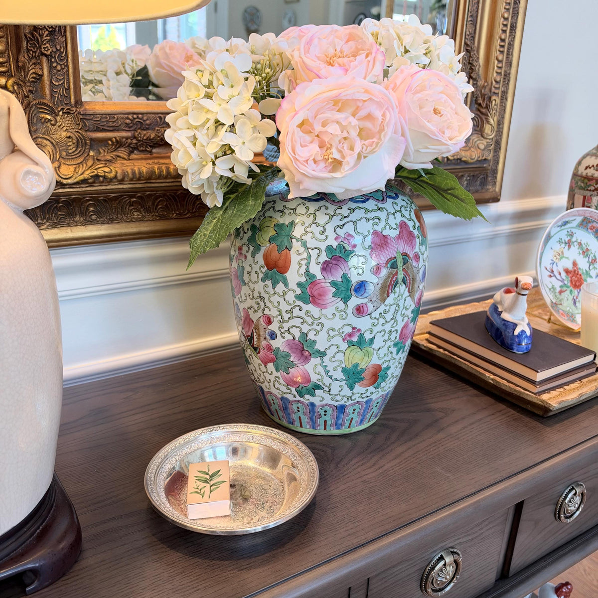 Chinese Porcelain Butterfly and Fruit Ginger Jar Temple Jar Chinoiserie
