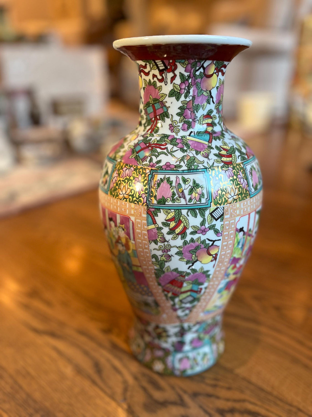 Chinese Famille Rose Medallion Porcelain Fish Tail Vase
