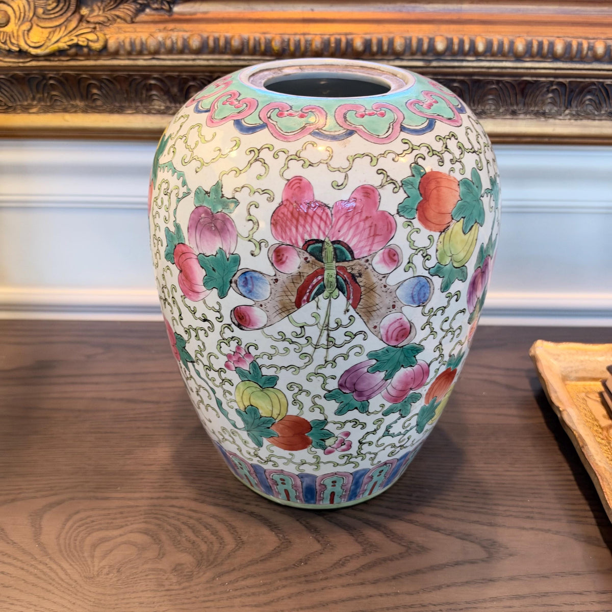 Chinese Porcelain Butterfly and Fruit Ginger Jar Temple Jar Chinoiserie