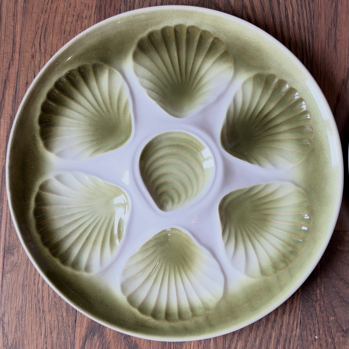 Pair Vintage French Moulin des Loups Orchies Oyster Plates – Olive Green 9.5”