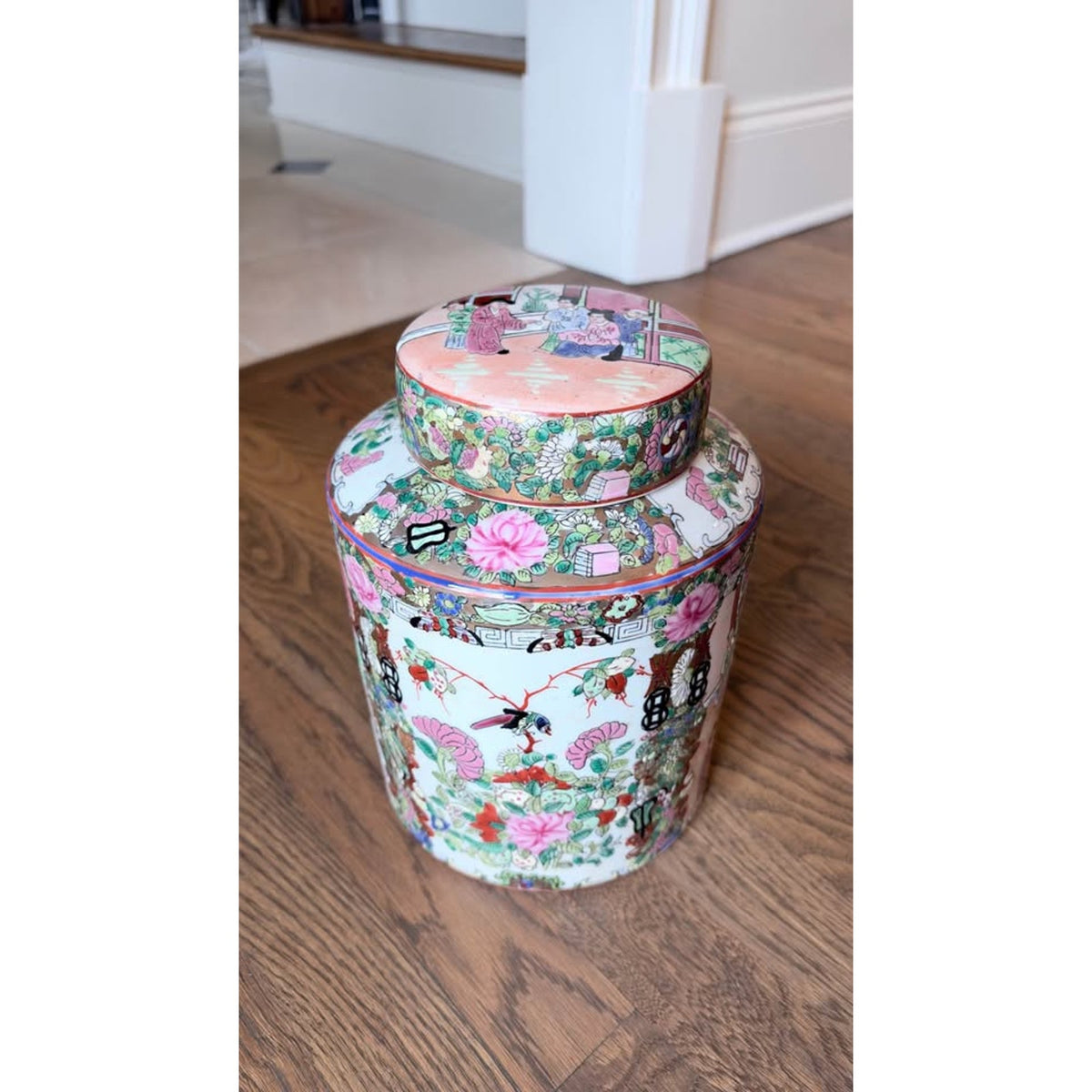 Vintage Chinese Rose Medallion Lidded Porcelain Ginger Jar – 10”